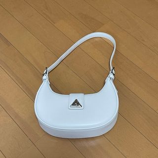 チャールズアンドキース(Charles and Keith)のチャールズアンドキース　バッグ(ショルダーバッグ)