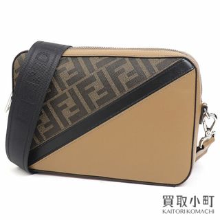 フェンディ(FENDI)のフェンディ【FENDI】ダイアゴナル カメラケース(セカンドバッグ/クラッチバッグ)