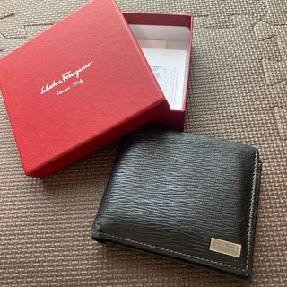 フェラガモ(Ferragamo)のフェラガモ 二つ折り財布 箱付き(折り財布)