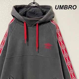 アンブロ(UMBRO)の90's アンブロ スウェット パーカー グレー 赤 バイカラー 刺繍 袖ロゴ(パーカー)