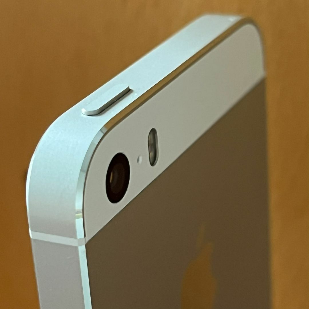 iPhone 5s 16GB(ドコモ):本体 + 箱 + 付属品(ケーブル除く iPhone 5s 16GB(ドコモ):本体 + 箱 + 付属品(ケーブル除く