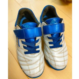 アンブロ(UMBRO)のアンブロ トレーニングシューズ 19cm(アウトドアシューズ)