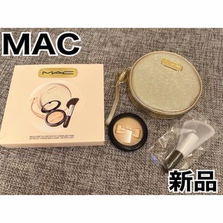 マック(MAC)のMAC  インダルジェント　グロー　フェイスキット　新品　ブラシ　ポーチ付(フェイスパウダー)