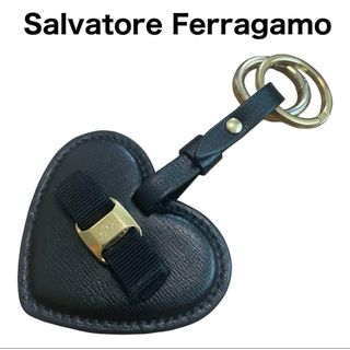 サルヴァトーレフェラガモ(Salvatore Ferragamo)のSalvatore Ferragamo ヴァラリボン　ハート　キーホルダー(キーホルダー)