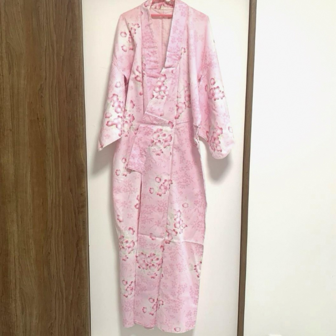 UNIQLO(ユニクロ)のユニクロ 浴衣 ピンク 桜 花柄 フリーサイズ レディースの水着/浴衣(浴衣)の商品写真