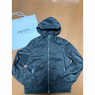 PRADA ナイロンパーカー