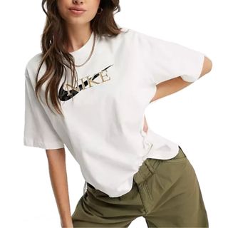 ナイキ(NIKE)の【新品未使用】NIKE アニマル プリント ロゴ Tシャツ ホワイト(Tシャツ(半袖/袖なし))