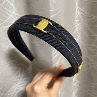 サルヴァトーレフェラガモ(Salvatore Ferragamo)のカチューシャ(カチューシャ)