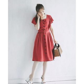 トッコクローゼット(TOCCO closet)のtocco closet ベルト付きスクエアネックラッフルワンピース(ひざ丈ワンピース)