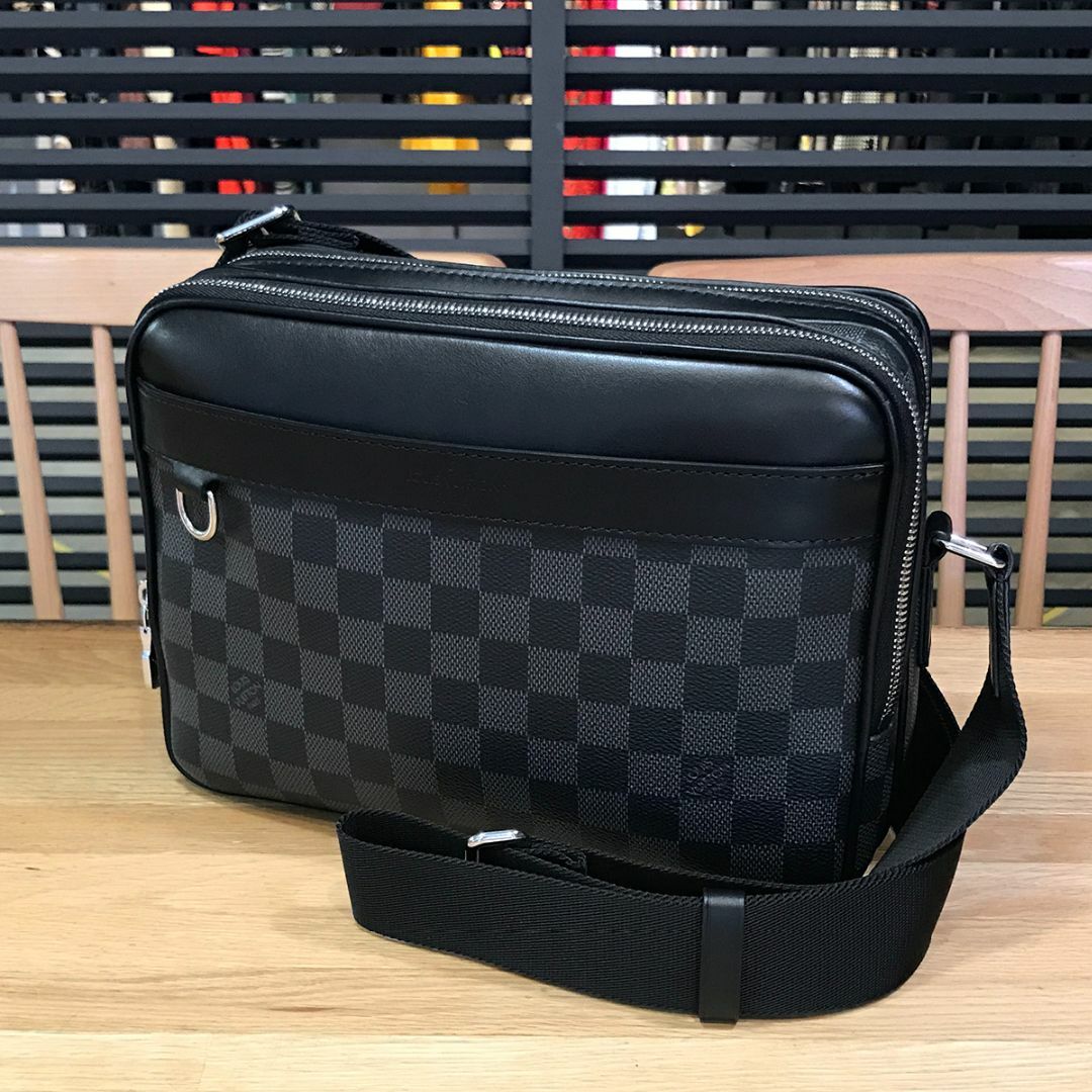 LOUIS VUITTON - 新品同様 ルイヴィトン ダミエグラフィット トロカデロメッセンジャーPM メンズ