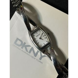 ダナキャランニューヨーク(DKNY)の★ DKNY 大人の 小顔 4Pダイヤ 樽型 レディース腕時計 ★保管品(腕時計)