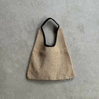 トライアングル ストローバッグ カゴバッグ 韓国通販 海外 人気 お洒落 新品(かごバッグ/ストローバッグ)