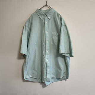 ジーユー(GU)のGU シャツ 半袖　グリーン　Mサイズ　オーバーサイズ(シャツ)