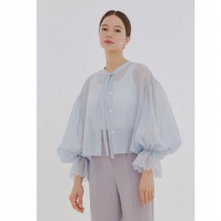 ドゥロワー(Drawer)の販売前♡yori スカラップシアージャケット　ブラウス　シャツ　新品　今期(シャツ/ブラウス(長袖/七分))