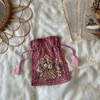 ロキエ(Lochie)のvintageヴィンテージアンティークpink刺繍かぎ針レース編み巾着ポーチ(ポーチ)