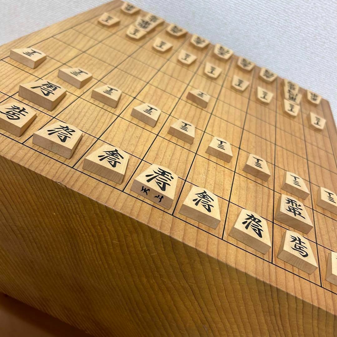 将棋盤 御将棋駒 天上作 17.5cm 本寸サイズ 脚付き ヘソ有 駒台 ヘソ付 将棋盤 御将棋駒 天上作 17.5cm 本寸サイズ 脚付き ヘソ有 駒台 ヘソ付