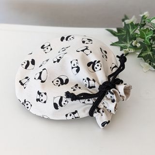 子パンダ　🐼　ころりん巾着ポーチ　ハンドメイド