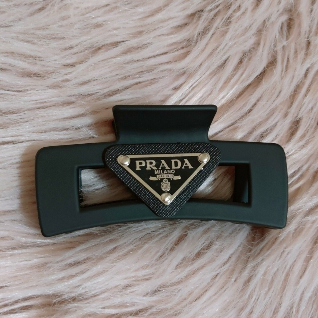PRADA - ヘアクリップ バンスクリップの通販 by 出品再開9月 PRADA - ヘアクリップ バンスクリップの通販 by 出品再開9月