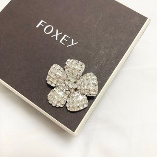 フォクシー(FOXEY)のFoxey(ブローチ/コサージュ)