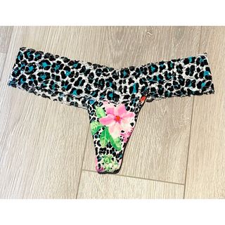 ヴィクトリアズシークレット(Victoria's Secret)のVictoria secret Tバックショーツ　XS(ショーツ)