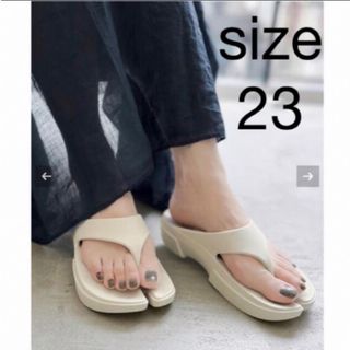 【PAES】Sandals ホワイト　23  新品タグ付き