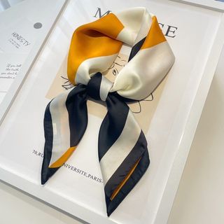 再入荷♡　スカーフ　バッグチャーム　紫外線対策　シルク風　サテン　オレンジ　上品(バンダナ/スカーフ)