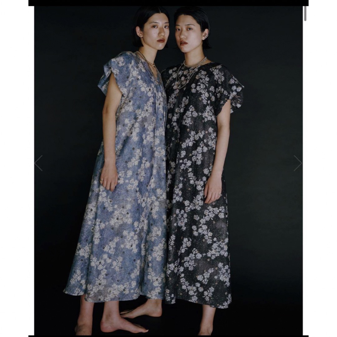美品】セリーヌ フィービー期 長袖シャツ 薔薇 刺繍 ブルー 36 美品】セリーヌ フィービー期 長袖シャツ 薔薇 刺繍 ブルー 36