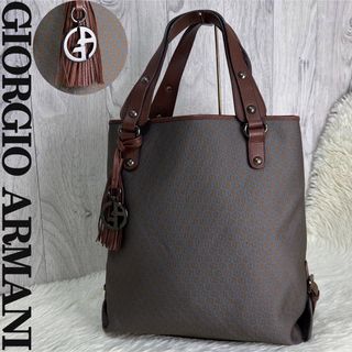 Giorgio Armani - 人気♡ロゴ総柄♡チャーム付♡A4可♡GIORGIO ARMANI トートバッグ