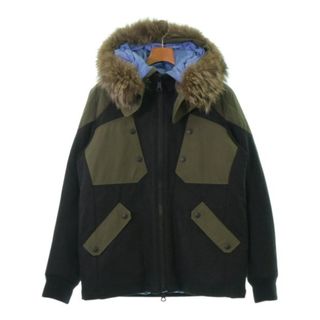 モンクレール(MONCLER)のMONCLER ダウンジャケット/ダウンベスト 2(M位) 黒系xカーキ 【古着】【中古】(ダウンジャケット)