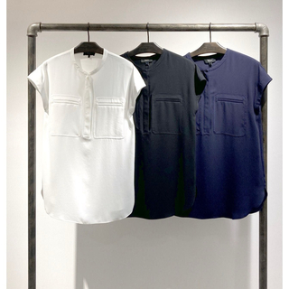 セオリー(theory)の美品♡セオリー　バンドカラーシャツ　ブラウス　ウォッシャブル　ホワイト(シャツ/ブラウス(半袖/袖なし))