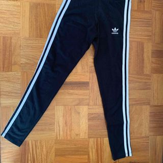 adidas レギンスパンツ　(カジュアルパンツ)