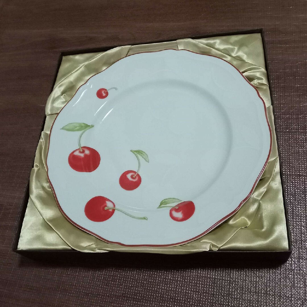 リチャードジノリ　アンティコチェリー　可愛いプレート大皿　洋食器さくらんぼ柄お皿 リチャードジノリ アンティコチェリー 可愛いプレート大皿 洋食