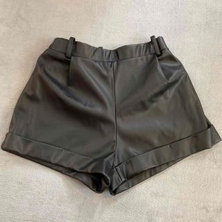 シーイン(SHEIN)のフェイクレザーショーパン(パンツ/スパッツ)