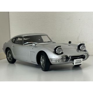 オートアート(AUTOart)のオートアート/TOYOTA 2000 GT/クーペ/シルバー/1/18/ミニカー(模型/プラモデル)