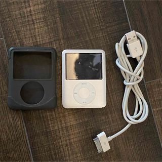 アップル(Apple)のジャンク　動作確認済み　ipod nano 第3世代 4GB シルバー(ポータブルプレーヤー)