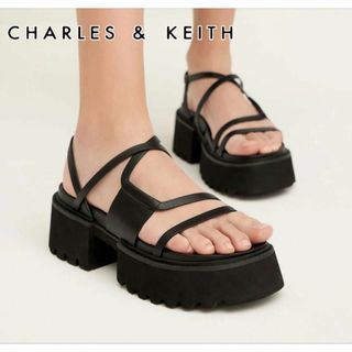 CHARLES&KEITH ナディンストラッピプラットフォームサンダル 25㎝