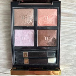 トムフォードビューティ(TOM FORD BEAUTY)のアイカラークォード　33 ローズプリズム(アイシャドウ)