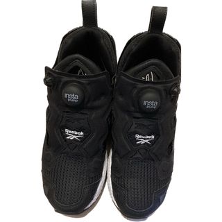 リーボック(Reebok)のリーボック　インスタ　ポンプフューリー　黒　スニーカー　美品(スニーカー)