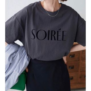 ディスコート(Discoat)の【新品•未使用】DISCOAT  フロッキープリントTシャツ　チャコールグレー(Tシャツ(半袖/袖なし))