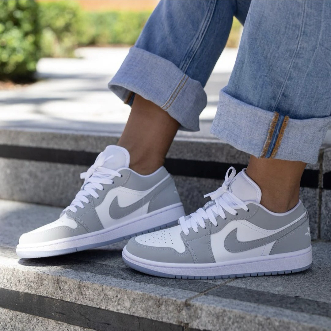 NIKE - AIR JORDAN 1 LOW エアジョーダン ウルフグレー 26cm の NIKE - AIR JORDAN 1 LOW エアジョーダン ウルフグレー 26cm の