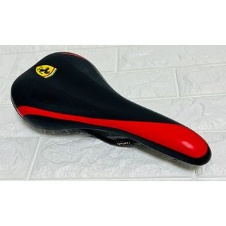 フェラーリ(Ferrari)のFerrari フェラーリ　クロスバイク　サドル　美品(パーツ)