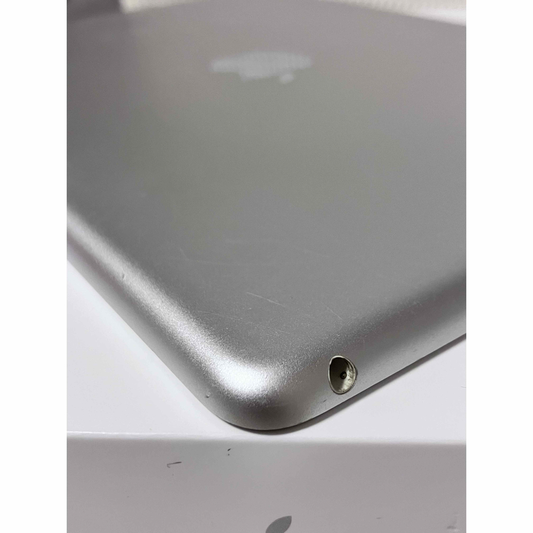 iPad 第5世代 WiFi 32GB シルバー 88.4% iPad 第5世代 WiFi 32GB シルバー 88.4%