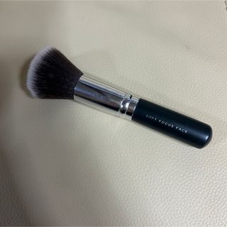 ローラメルシエ(laura mercier)のローラメルシェ　フェイスブラシ(チーク/フェイスブラシ)