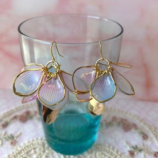 【ハンドメイド】花びらピアス(イヤリング)(ピアス)