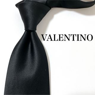 ヴァレンティノ(VALENTINO)の美品 ヴァレンティノ ネクタイ ハイブランド ソリッドタイ 無地 光沢 希少 黒(ネクタイ)