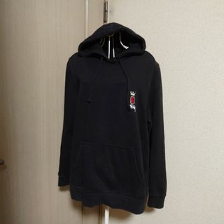 ステューシー(STUSSY)のSTUSSY ステューシーブラック Mサイズ(パーカー)