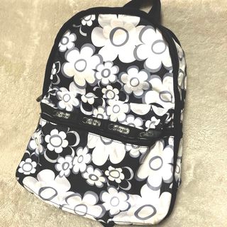 レスポートサック(LeSportsac)のレスポートサック　リュック　バックパック　花柄　フラワー　ポーチ付き(リュック/バックパック)