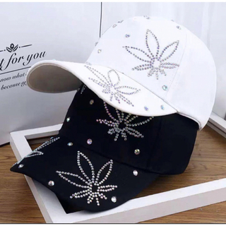 レディース　キャップ  フリーサイズ  ラインストーン　花柄 ホワイト韓国　帽子(キャップ)