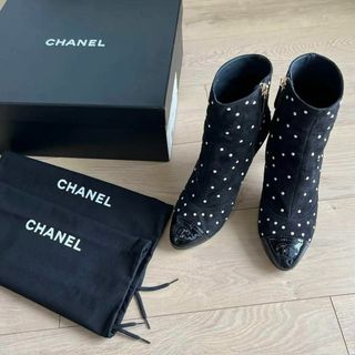 シャネル(CHANEL)の【美品】CHANEL シャネル ココマーク スエード パール ブーツ 36.5(ブーツ)