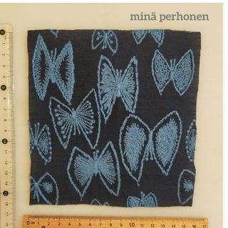 ミナペルホネン(mina perhonen)の9-f　ミナペルホネン　はぎれ　sky flower    dark navy(生地/糸)